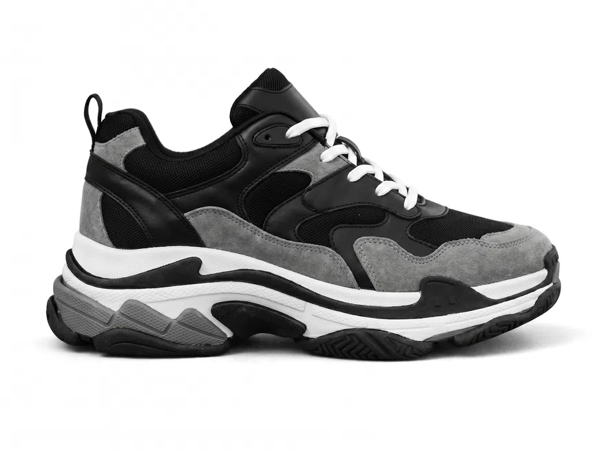 AI shoe sketch to realistic image example, showing a hand-drawn shoe turned into a finished product image