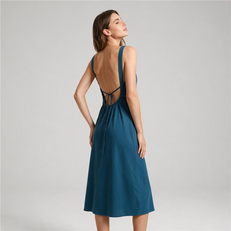 Over the Shoulder Look Pose