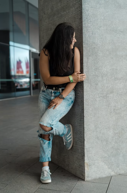 The Lean Pose